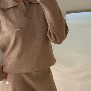 ALO Yoga WOMENS Taupe Turtleneck Sweater/PANTS